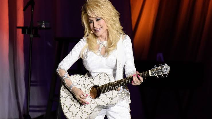 Dolly Parton takes final bow out at 80