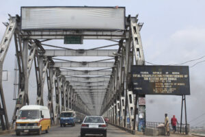 FG orders installation of streetlights, CCTV on Niger Bridge over vandalism  