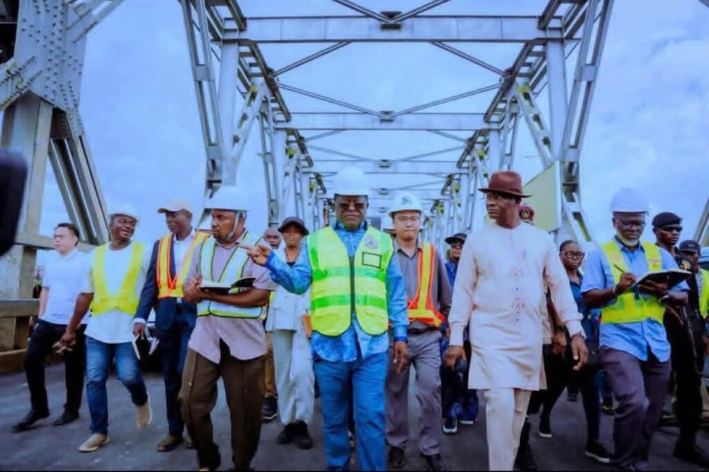 Umahi orders removal of all ads on first Niger Bridge, replaced with Tinubu’s photos